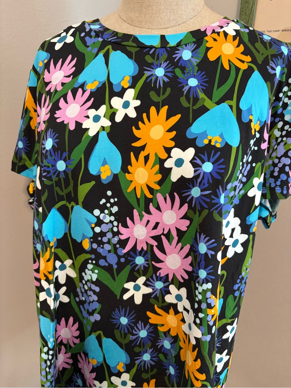 Lesley Evers Tee Shirt - Picture 2 of 6